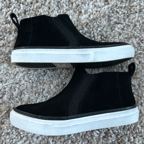 TOMS Suede Black Booties, Size 6 -excellent condition - Picture 5 of 7